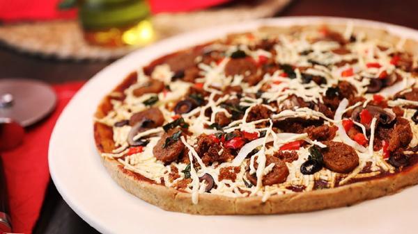 طرز تهیه پیتزا گیاهی خوشمزه و سالم برای گیاهخواران