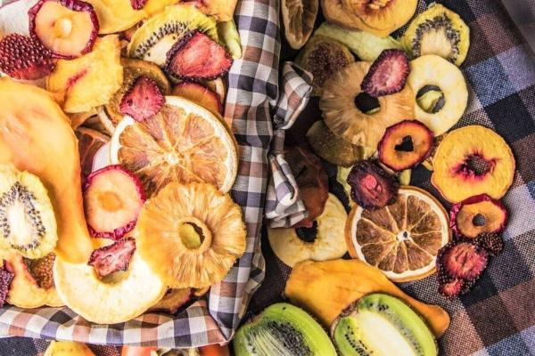 5 نکته مهم برای تهیه میوه خشک و یلدایی در منزل