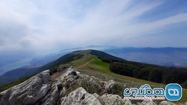 قله آسمان سرا یکی از جاذبه های طبیعی استان گیلان است